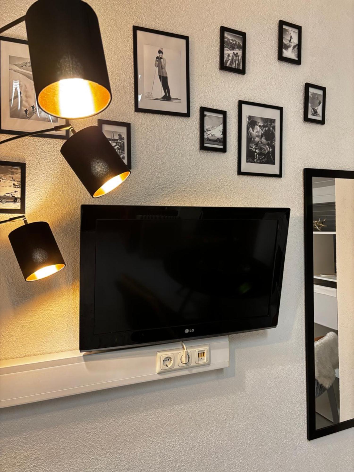 Lechtaler Alpenblick Landeck - Privatzimmer & Ferienwohnung Buitenkant foto