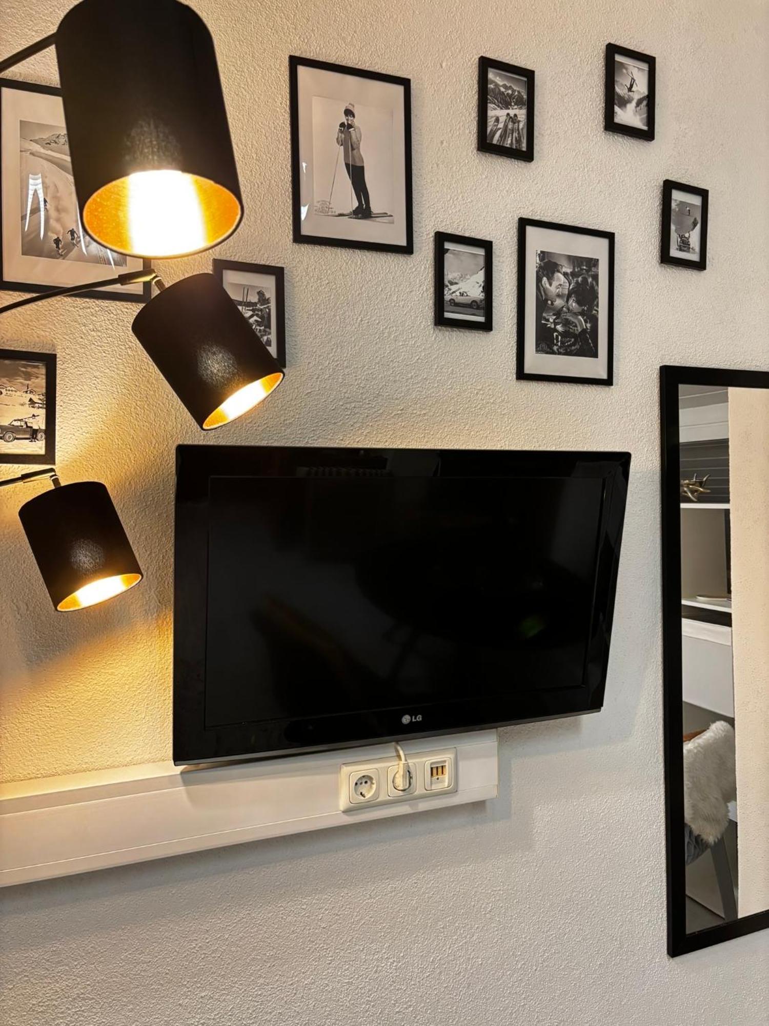 Lechtaler Alpenblick Landeck - Privatzimmer & Ferienwohnung Buitenkant foto